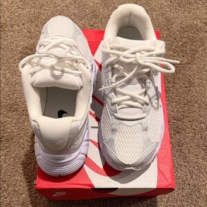 Nike V5 RNR Athletic Shoes